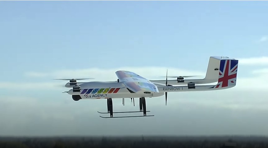 Drones levam medicamentosa pacientes com câncer que vivem na ilha de Wight.