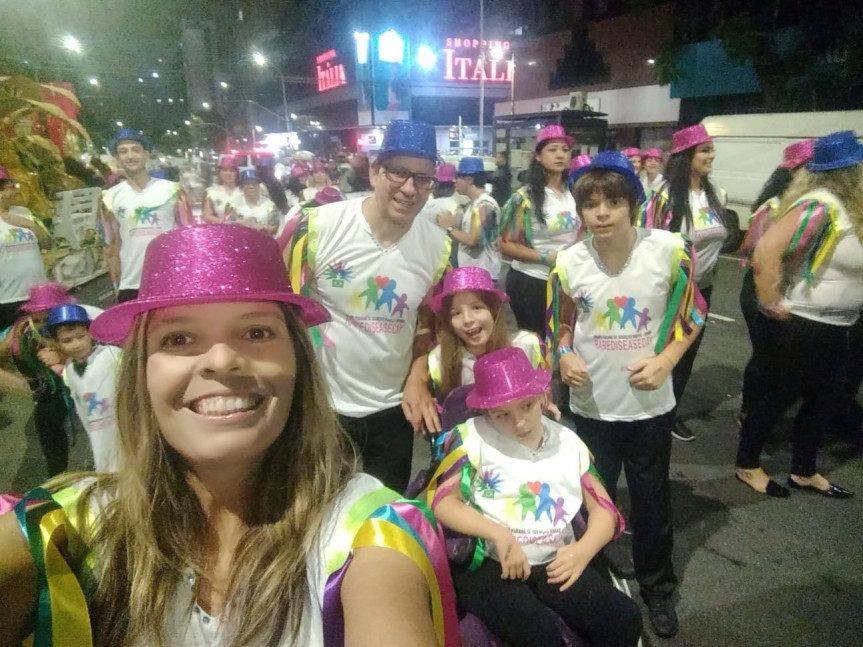 Escola de samba de Curitiba terá ala de pessoas com doenças raras e samba enredo em libras