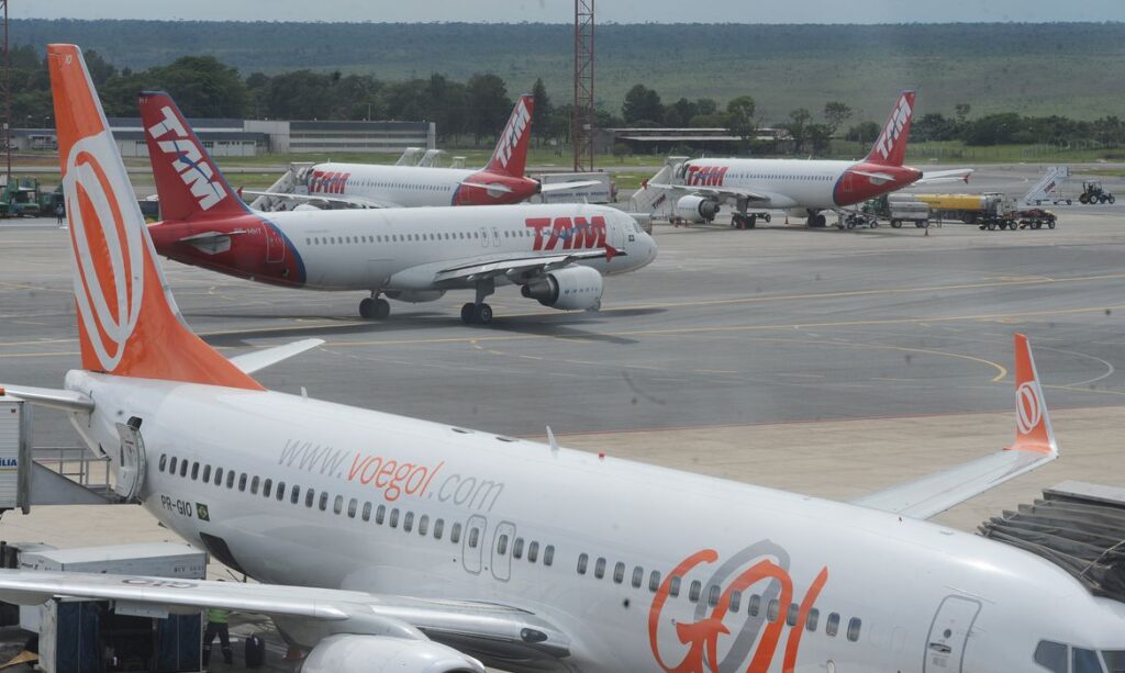 Governo anuncia programa com passagens aéreas até 200 reais