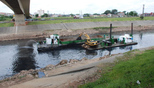 Obra prevê limpeza e recuperação do Rio Tietê